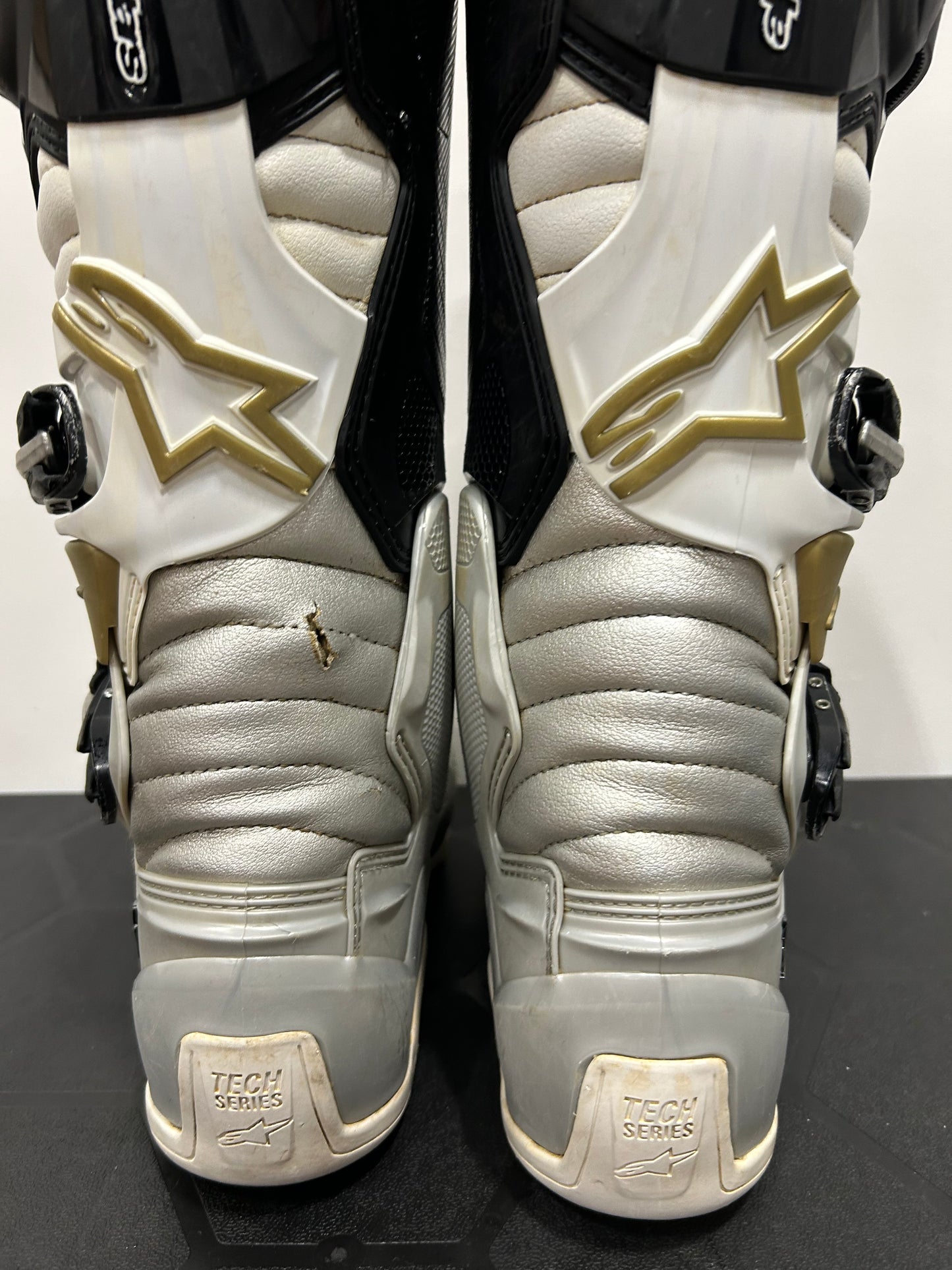 Alpinestars Tech 7 - US9/UK8 - Used