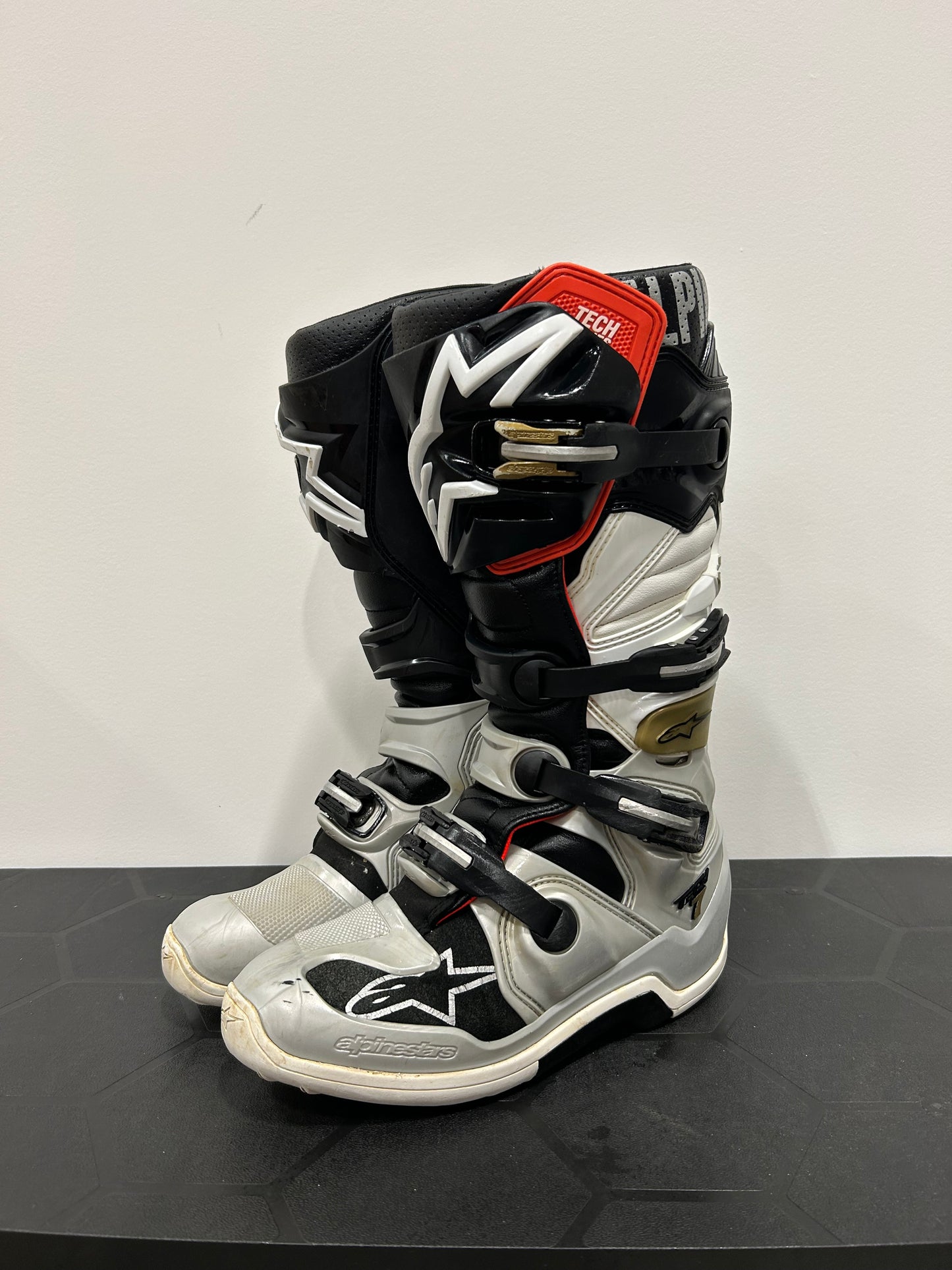 Alpinestars Tech 7 - US9/UK8 - Used