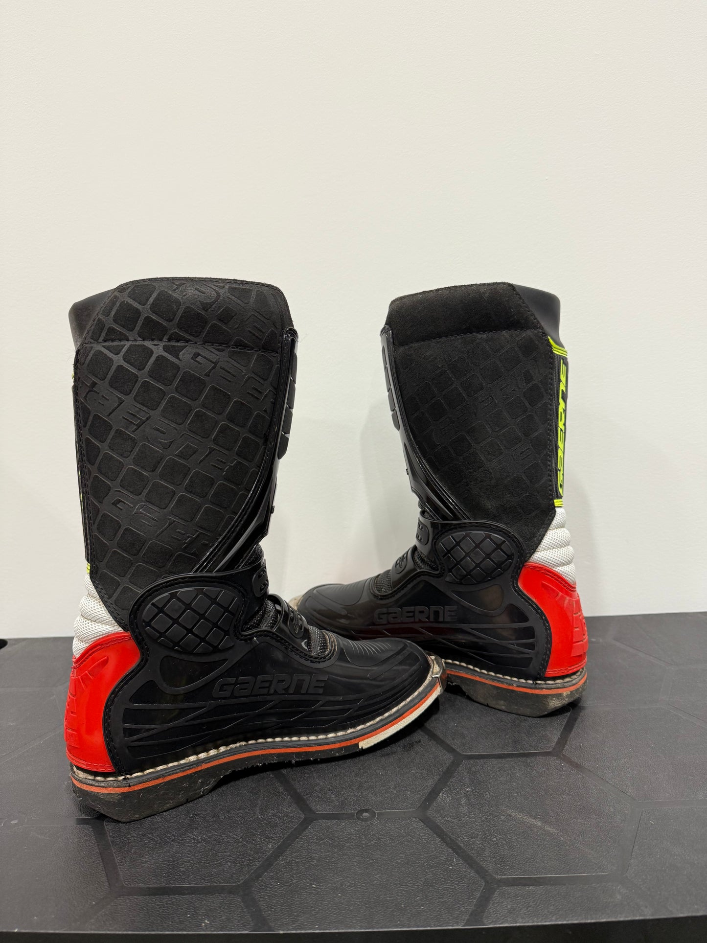 Gaerne SGJ Youth Motocross Boots - US6.5/UK5.5 - Used