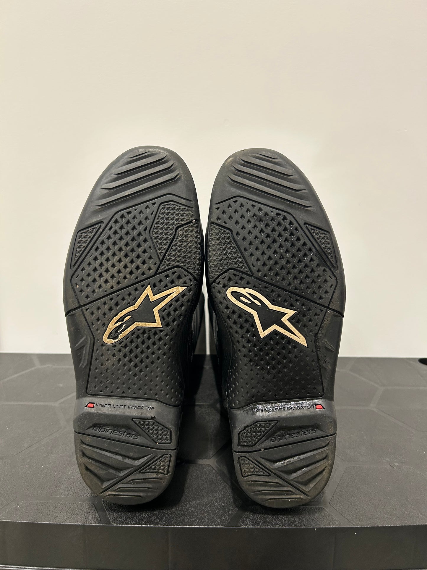 Alpinestars Tech 7 - Black/Red - US10/UK9 - Used
