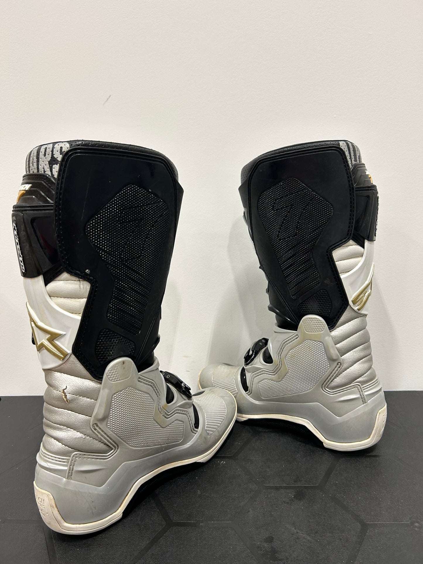 Alpinestars Tech 7 - US9/UK8 - Used